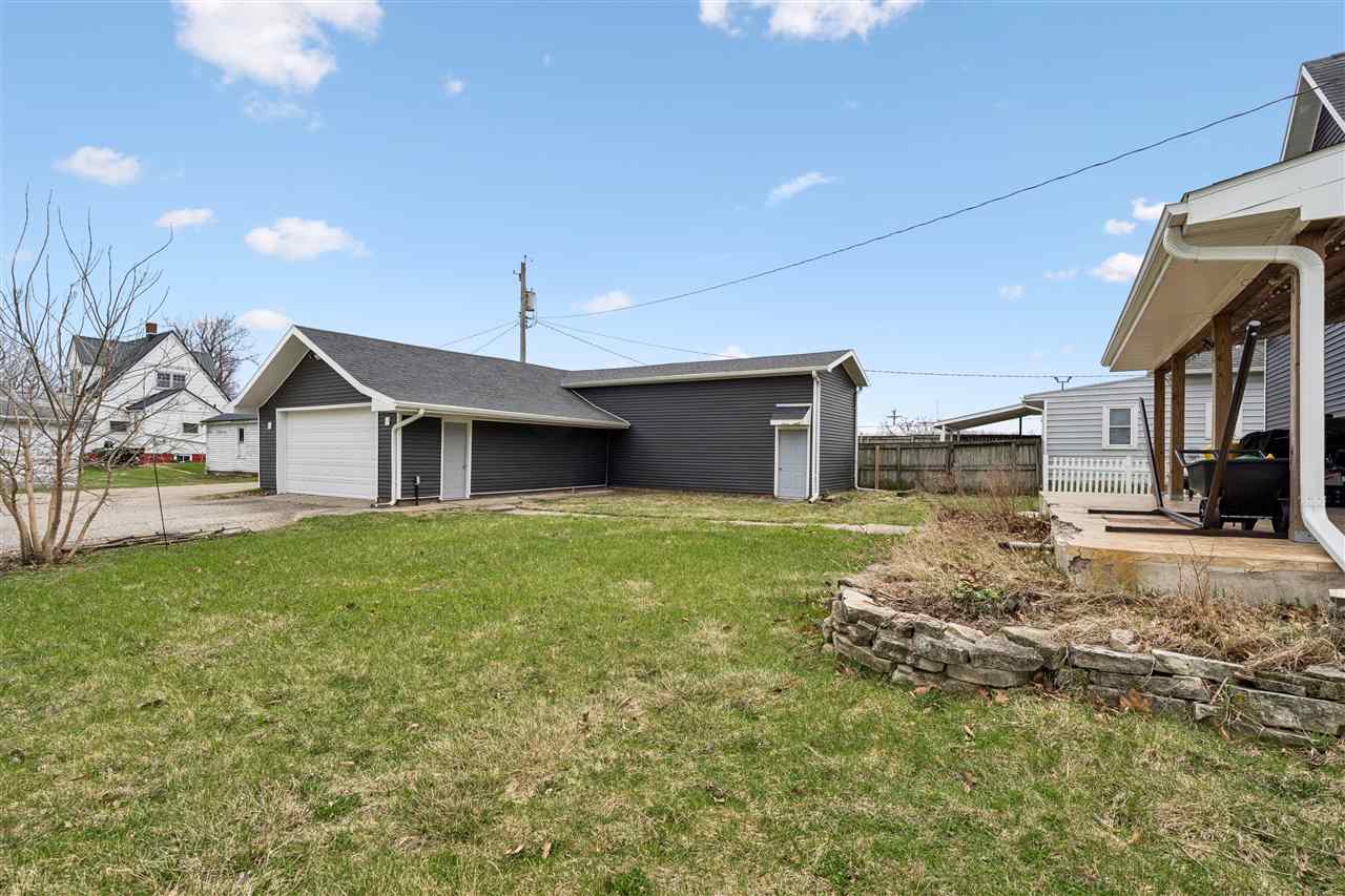 207 6th Street Van Horne IA 52346