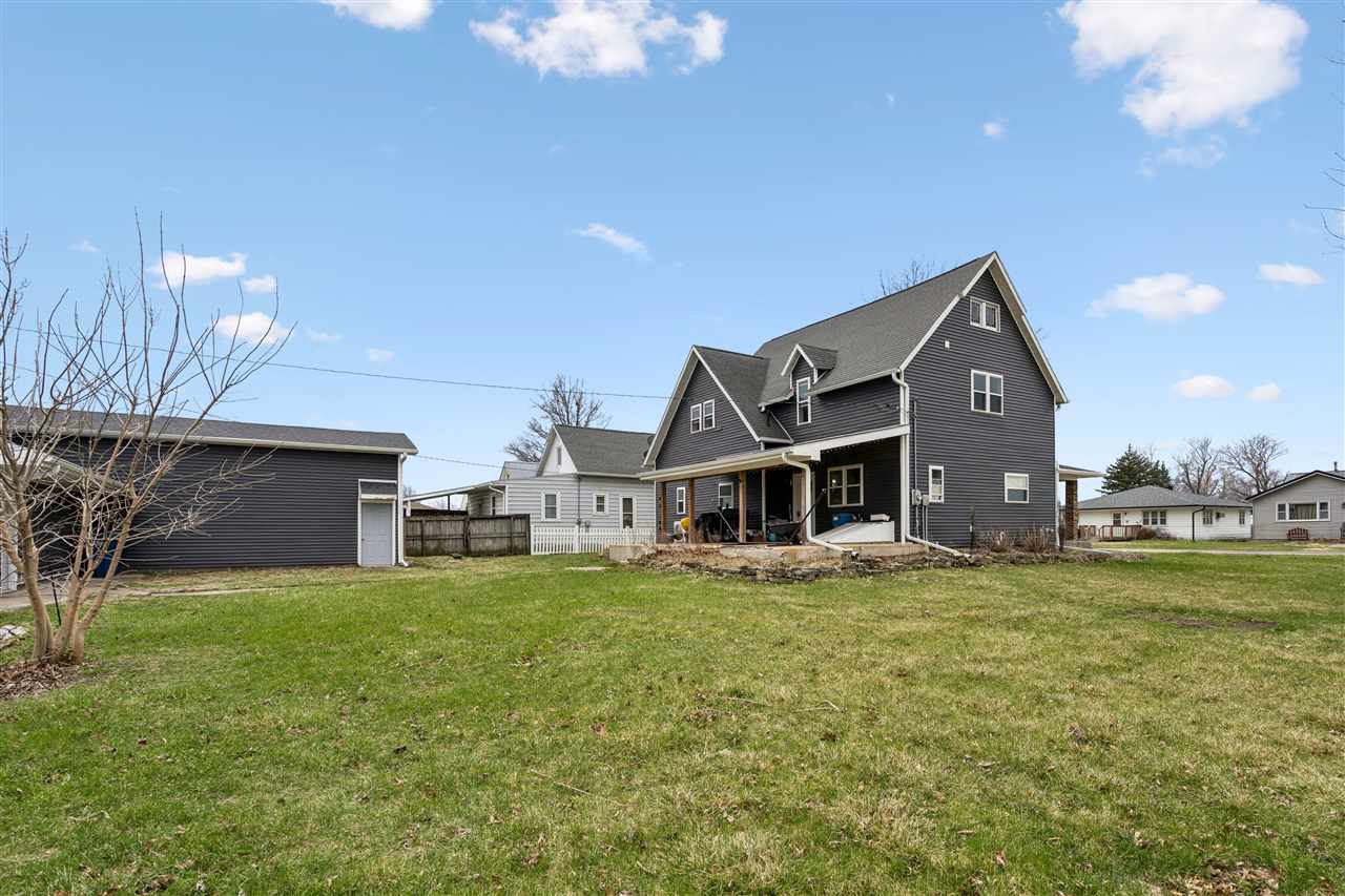 207 6th Street Van Horne IA 52346
