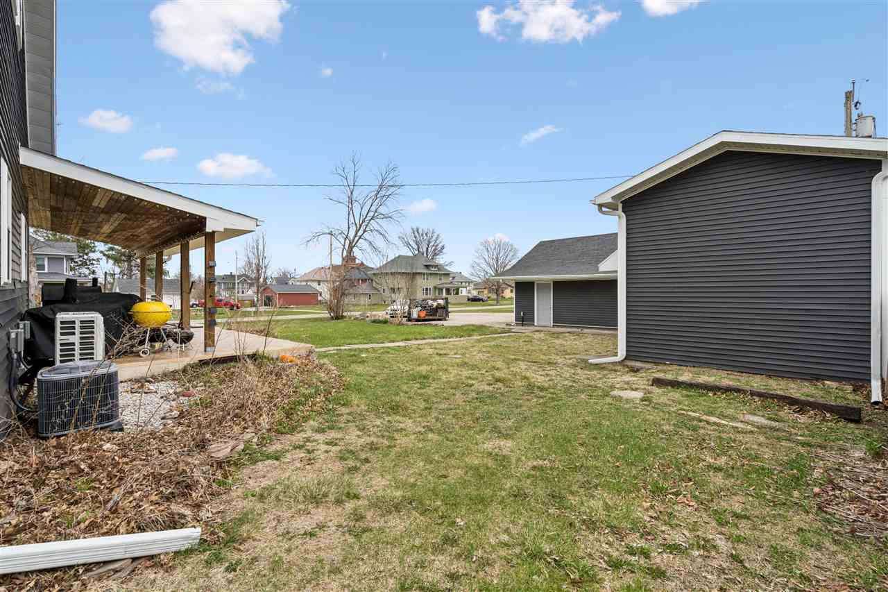 207 6th Street Van Horne IA 52346