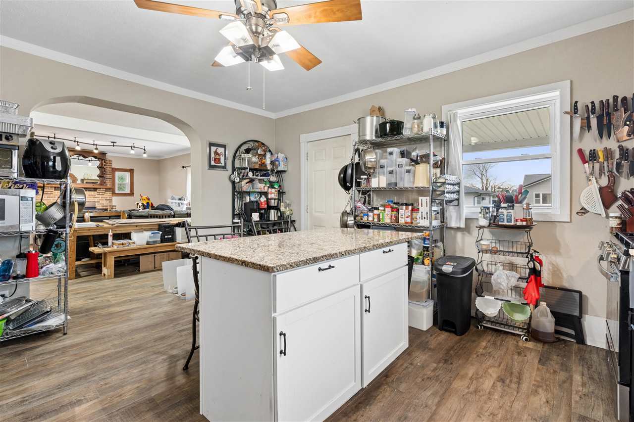 207 6th Street Van Horne IA 52346
