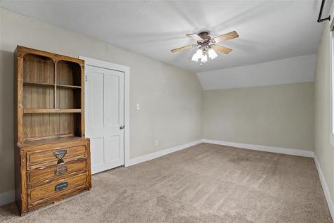 207 6th Street Van Horne IA 52346