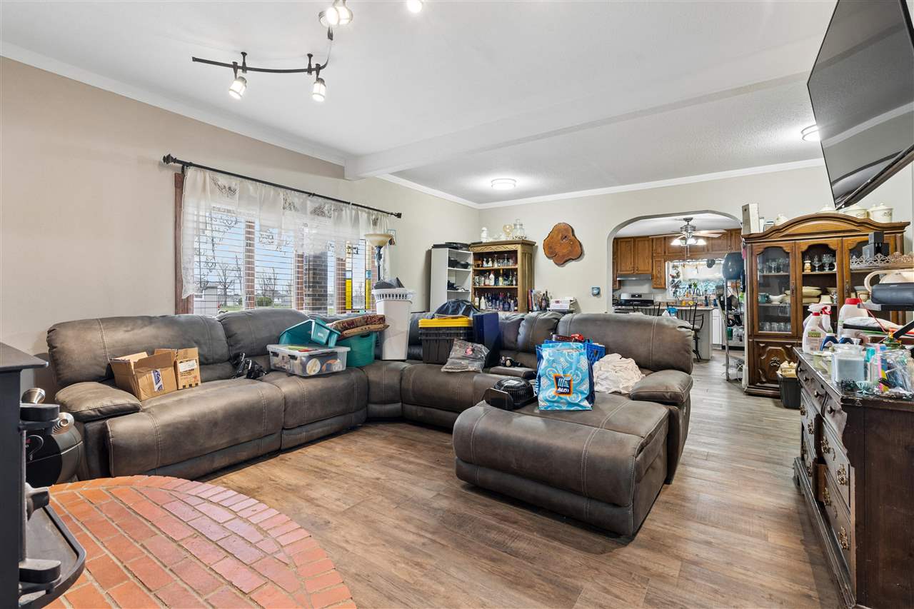 207 6th Street Van Horne IA 52346