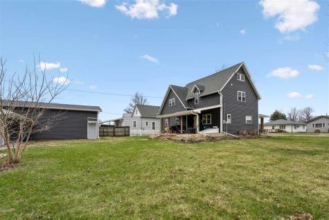 207 6th Street Van Horne IA 52346