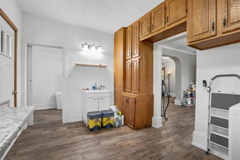 207 6th Street Van Horne IA 52346