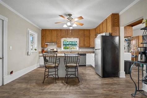 207 6th Street Van Horne IA 52346