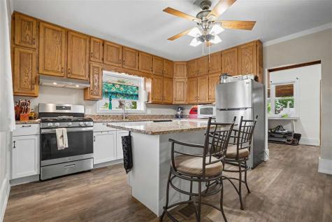 207 6th Street Van Horne IA 52346