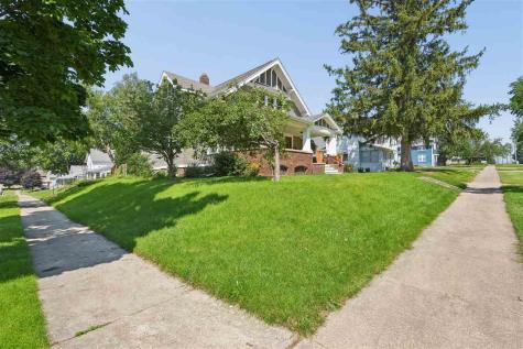 1602 7th Avenue Belle Plaine IA 52208
