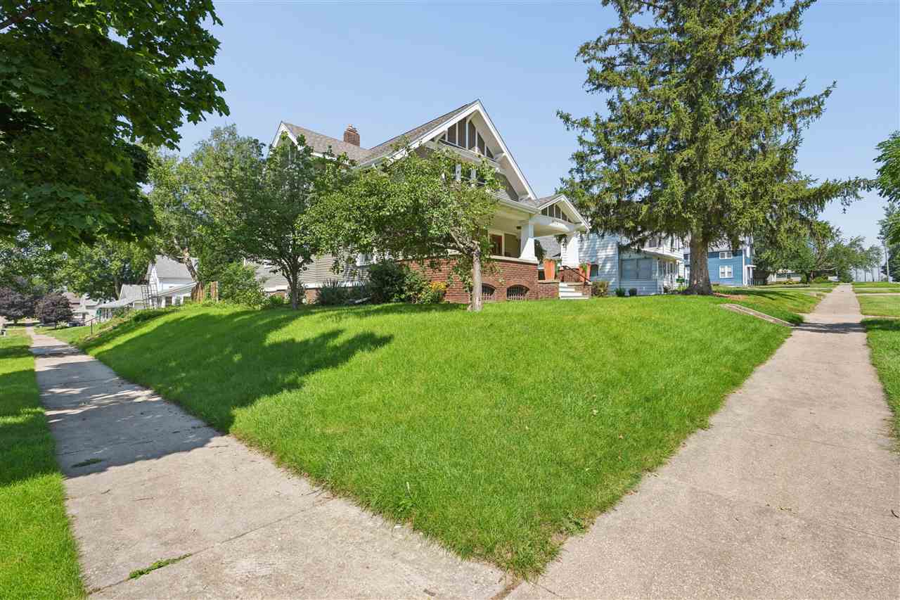 1602 7th Avenue Belle Plaine IA 52208