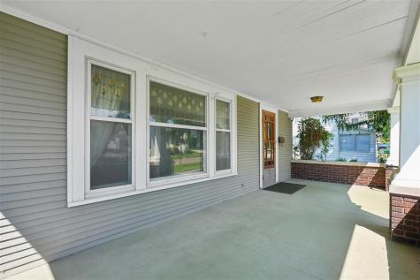 1602 7th Avenue Belle Plaine IA 52208
