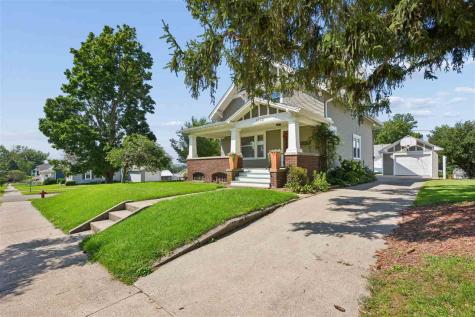 1602 7th Avenue Belle Plaine IA 52208