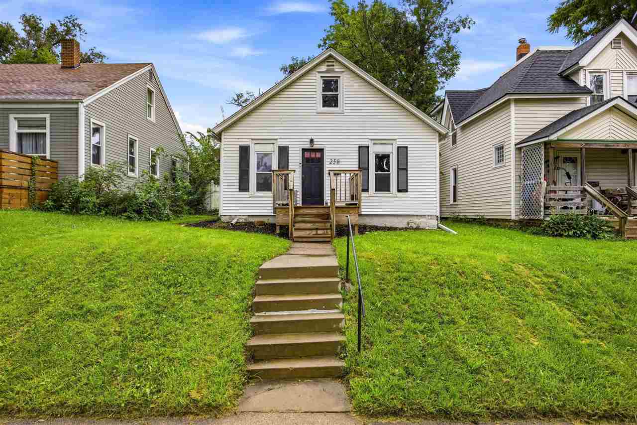 258 12th Street NW Cedar Rapids IA 52405