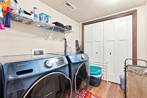 1131 Twin Leaf Avenue Tiffin IA 52340