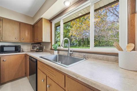 125 Potomac Drive Iowa City IA 52245
