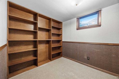 125 Potomac Drive Iowa City IA 52245