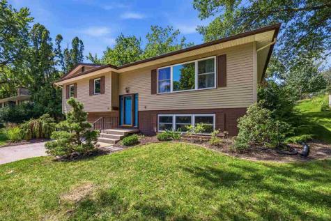 125 Potomac Drive Iowa City IA 52245