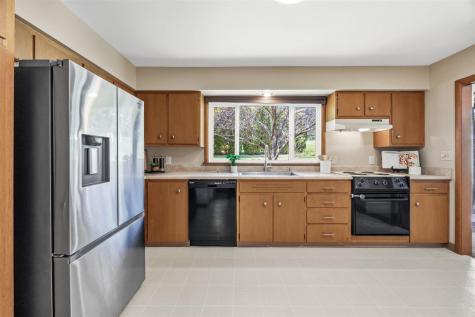 125 Potomac Drive Iowa City IA 52245