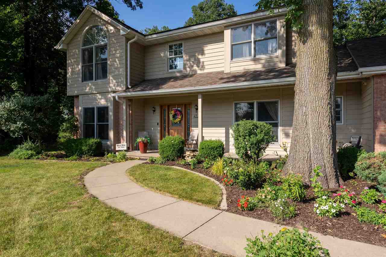 4322 Pioneer Trail Cedar Rapids IA 52403