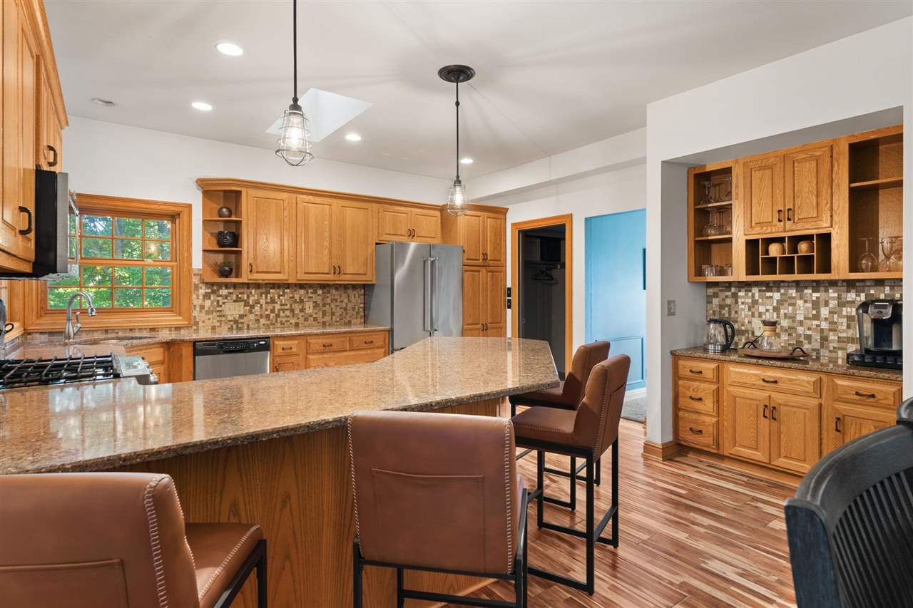 4322 Pioneer Trail Cedar Rapids IA 52403