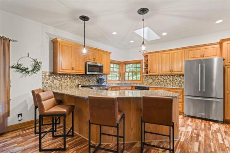 4322 Pioneer Trail Cedar Rapids IA 52403