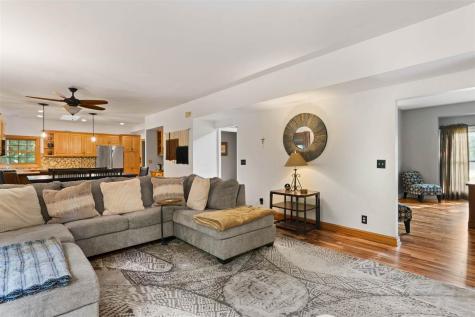 4322 Pioneer Trail Cedar Rapids IA 52403
