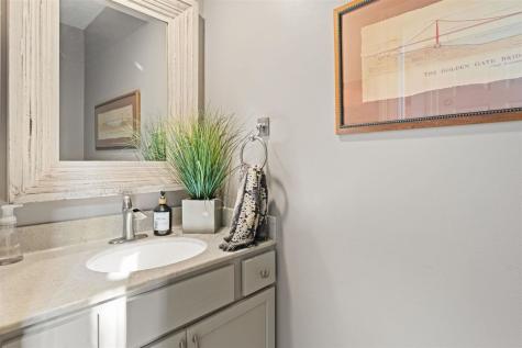 4322 Pioneer Trail Cedar Rapids IA 52403
