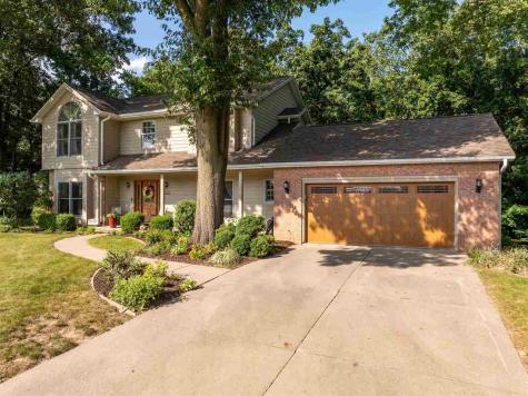 4322 Pioneer Trail Cedar Rapids IA 52403