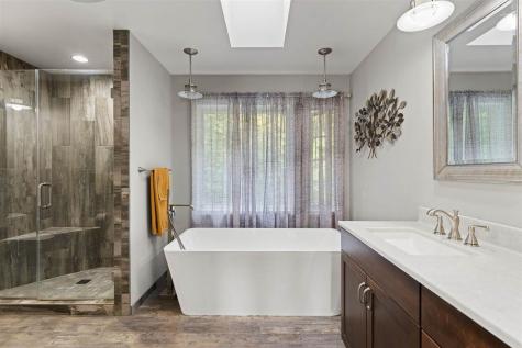 4322 Pioneer Trail Cedar Rapids IA 52403