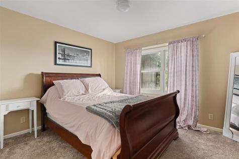 4322 Pioneer Trail Cedar Rapids IA 52403