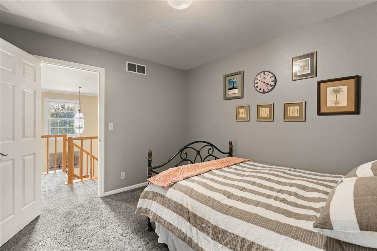4322 Pioneer Trail Cedar Rapids IA 52403