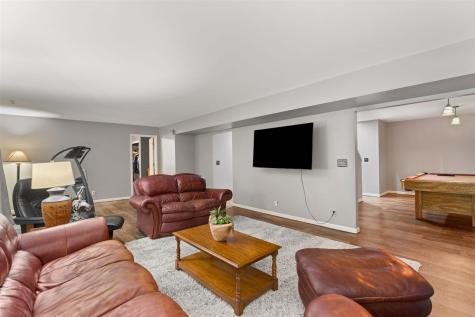 4322 Pioneer Trail Cedar Rapids IA 52403