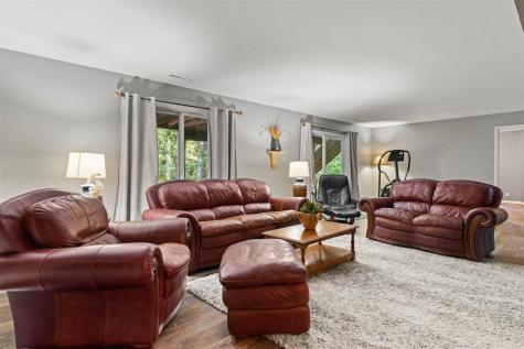 4322 Pioneer Trail Cedar Rapids IA 52403