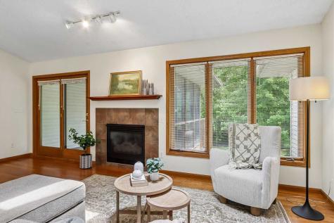 1934 Jeffrey Street Iowa City IA 52246
