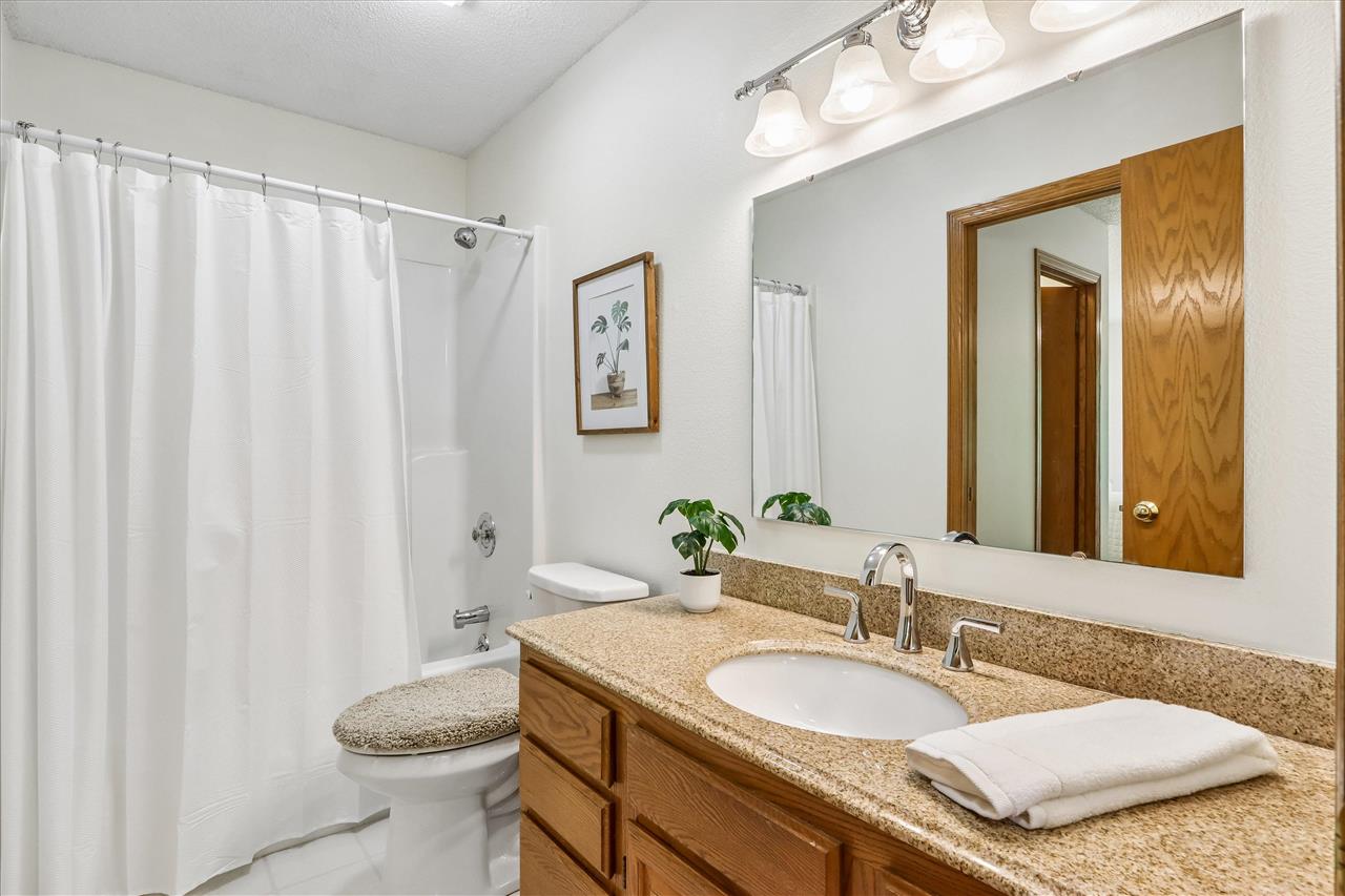 1934 Jeffrey Street Iowa City IA 52246