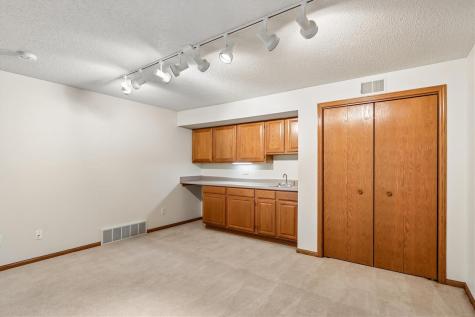 1934 Jeffrey Street Iowa City IA 52246