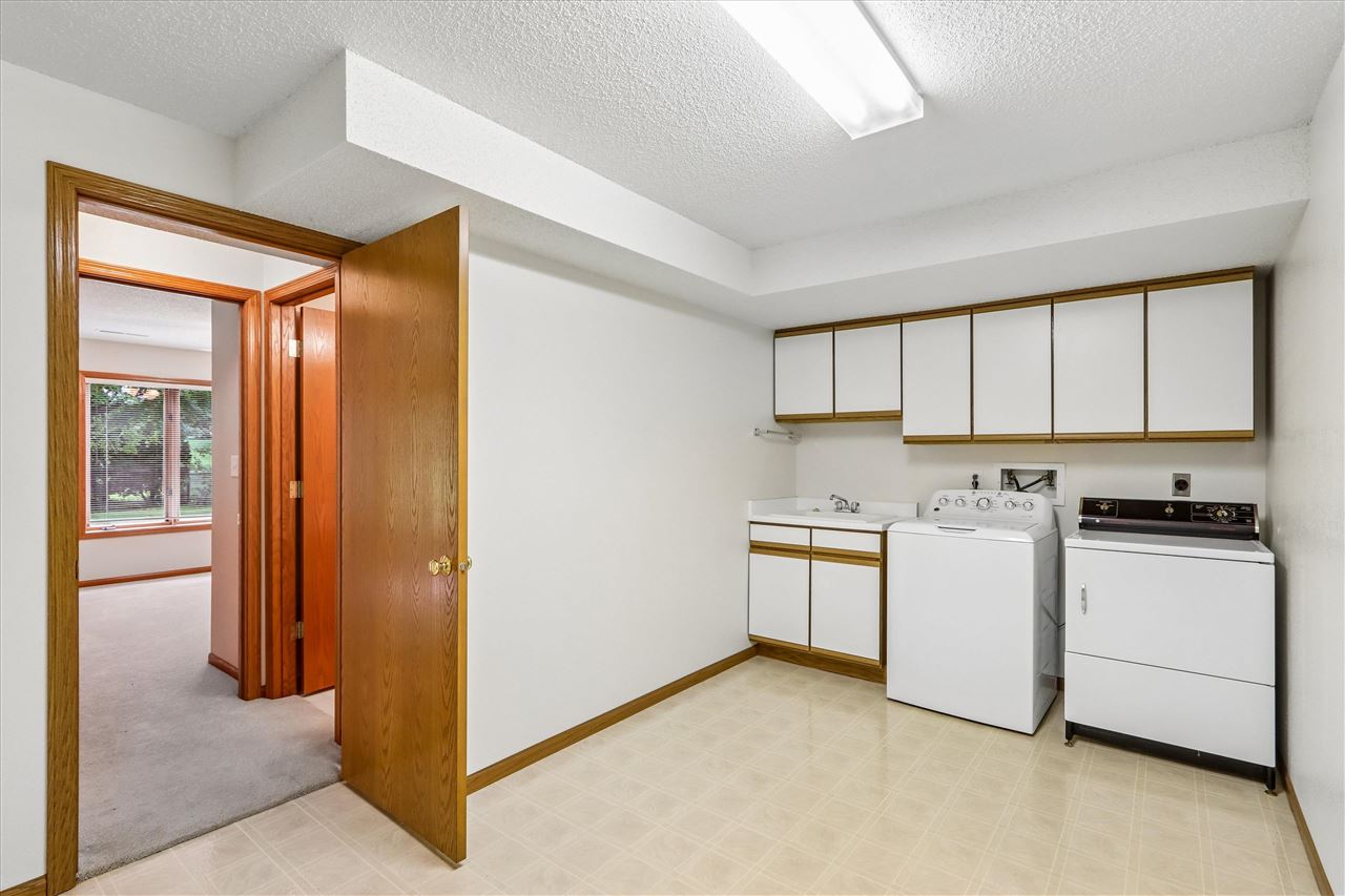 1934 Jeffrey Street Iowa City IA 52246