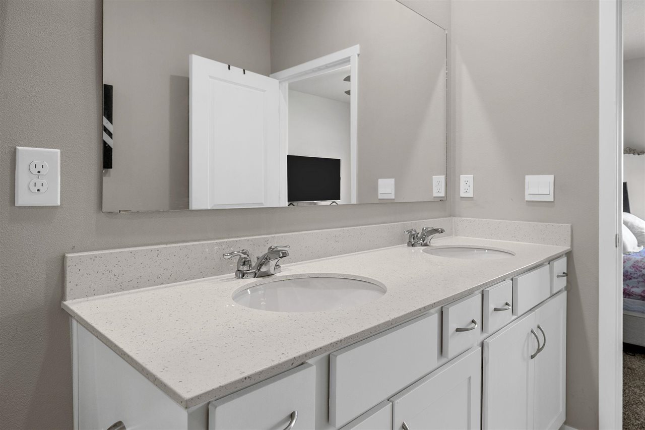 3319 Craven Drive Coralville IA 52241