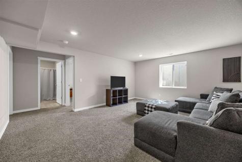 3319 Craven Drive Coralville IA 52241