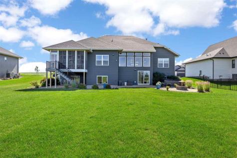 1601 Heartland Street Fairfax IA 52228