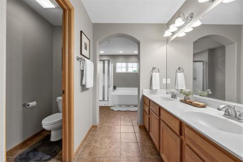 2812 Broken Woods Drive Coralville IA 52241