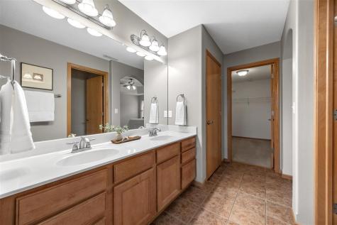 2812 Broken Woods Drive Coralville IA 52241