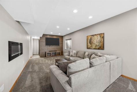 2812 Broken Woods Drive Coralville IA 52241