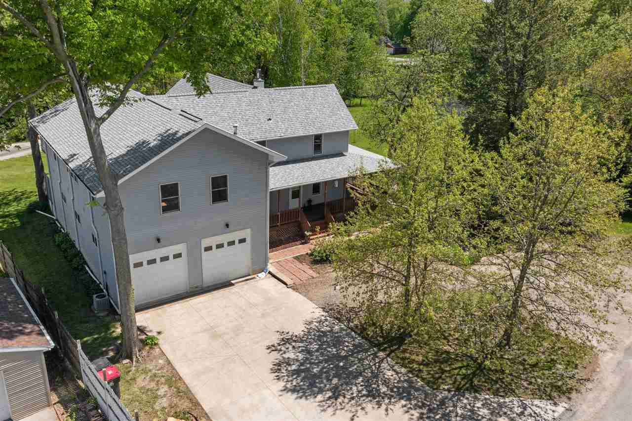 North Liberty IA, 1828 NE Shady Lne