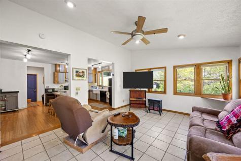 1828 NE Shady Lne North Liberty IA 52317
