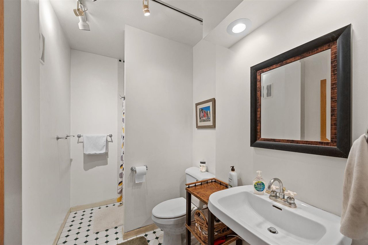 1828 NE Shady Lne North Liberty IA 52317