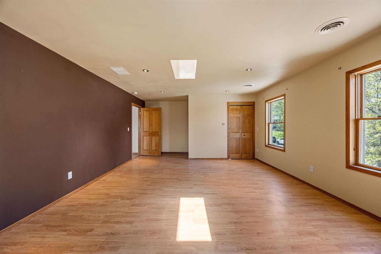 1828 NE Shady Lne North Liberty IA 52317