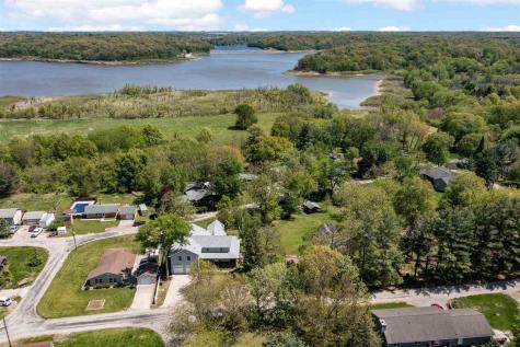 1828 NE Shady Lne North Liberty IA 52317
