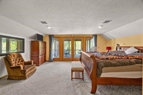 1828 NE Shady Lne North Liberty IA 52317
