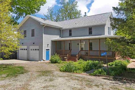1828 NE Shady Lne North Liberty IA 52317