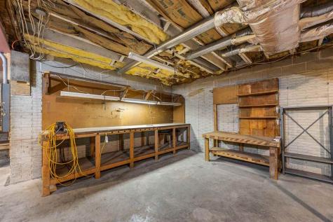 1828 NE Shady Lne North Liberty IA 52317