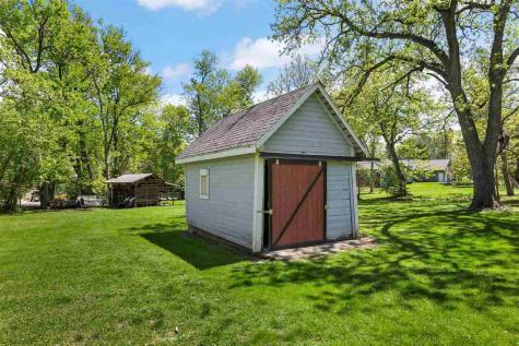 1828 NE Shady Lne North Liberty IA 52317